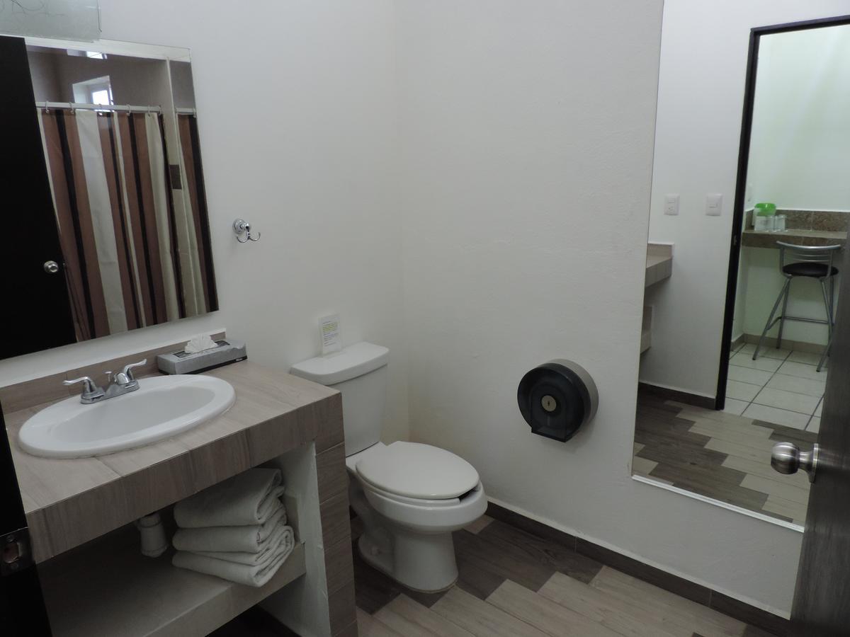 Hotel Hospedajes Del Rey Colima Eksteriør billede