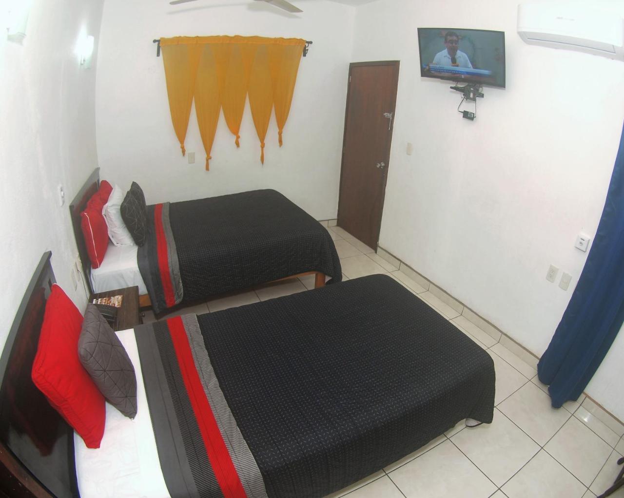Hotel Hospedajes Del Rey Colima Eksteriør billede